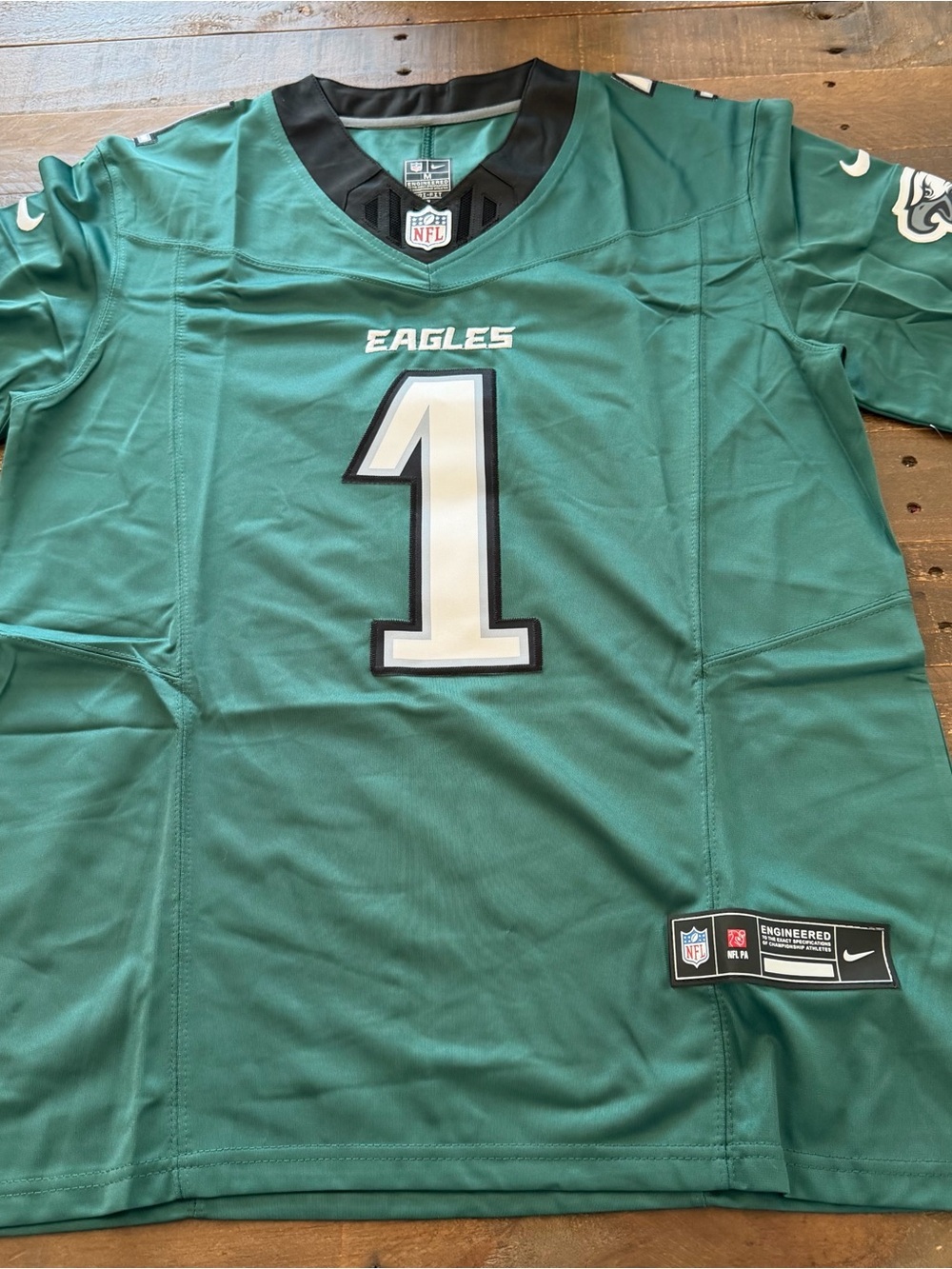 Nike Men’s Jalen Hurts Eagles Green #1 Football Jersey